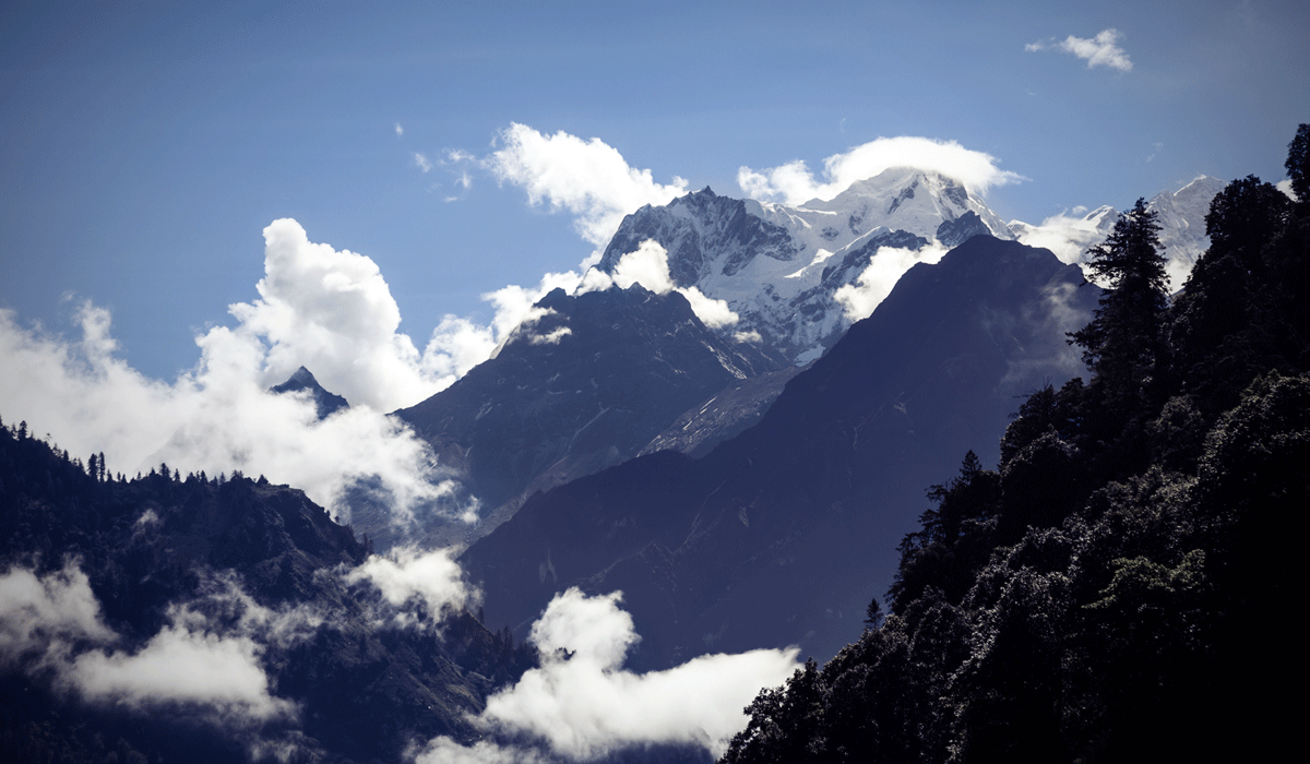 Manaslu trek in April